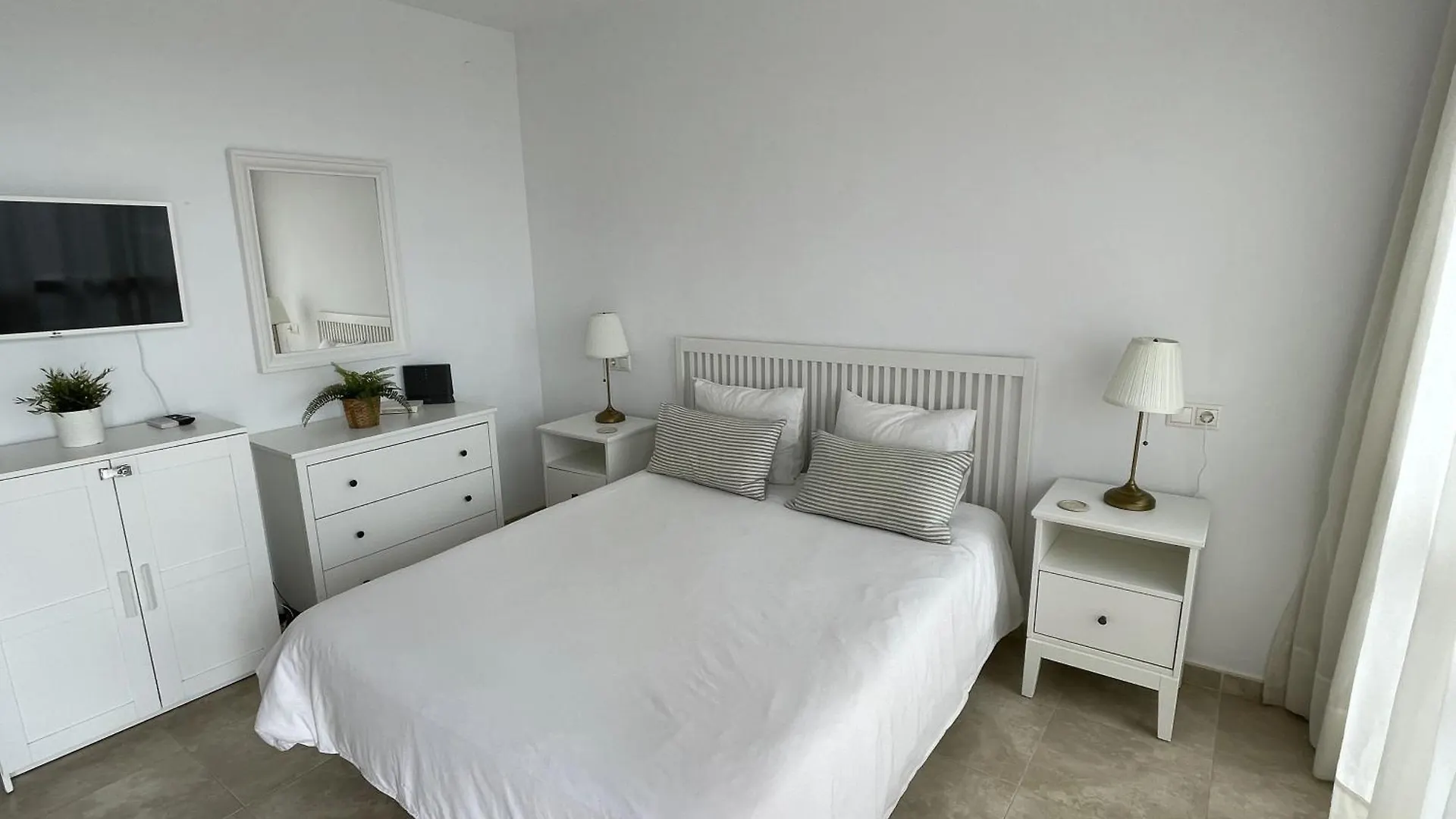 Estudio Con Insuperables Vistas Al Mar: Aparcamiento Marbella Lägenhet