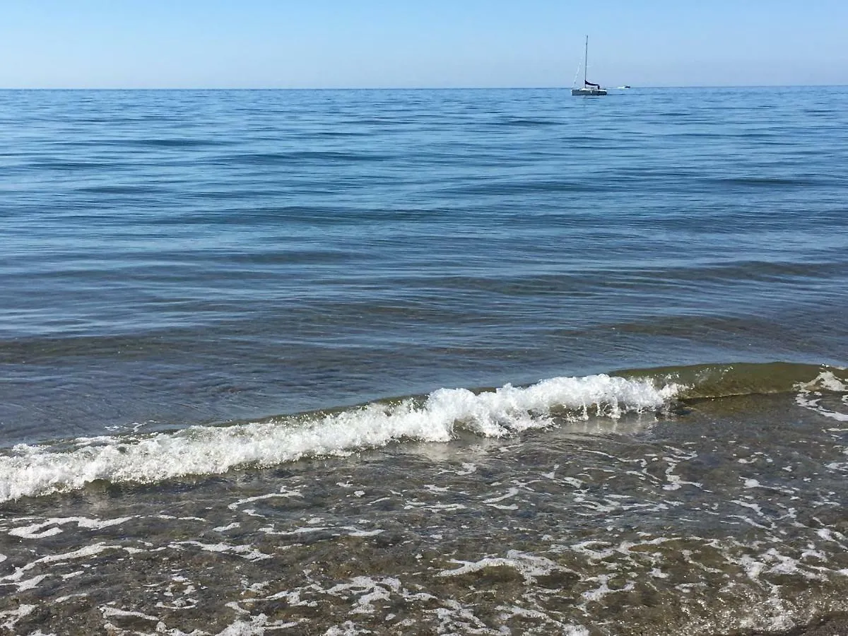 Apartment Estudio Con Insuperables Vistas Al Mar: Aparcamiento Marbella