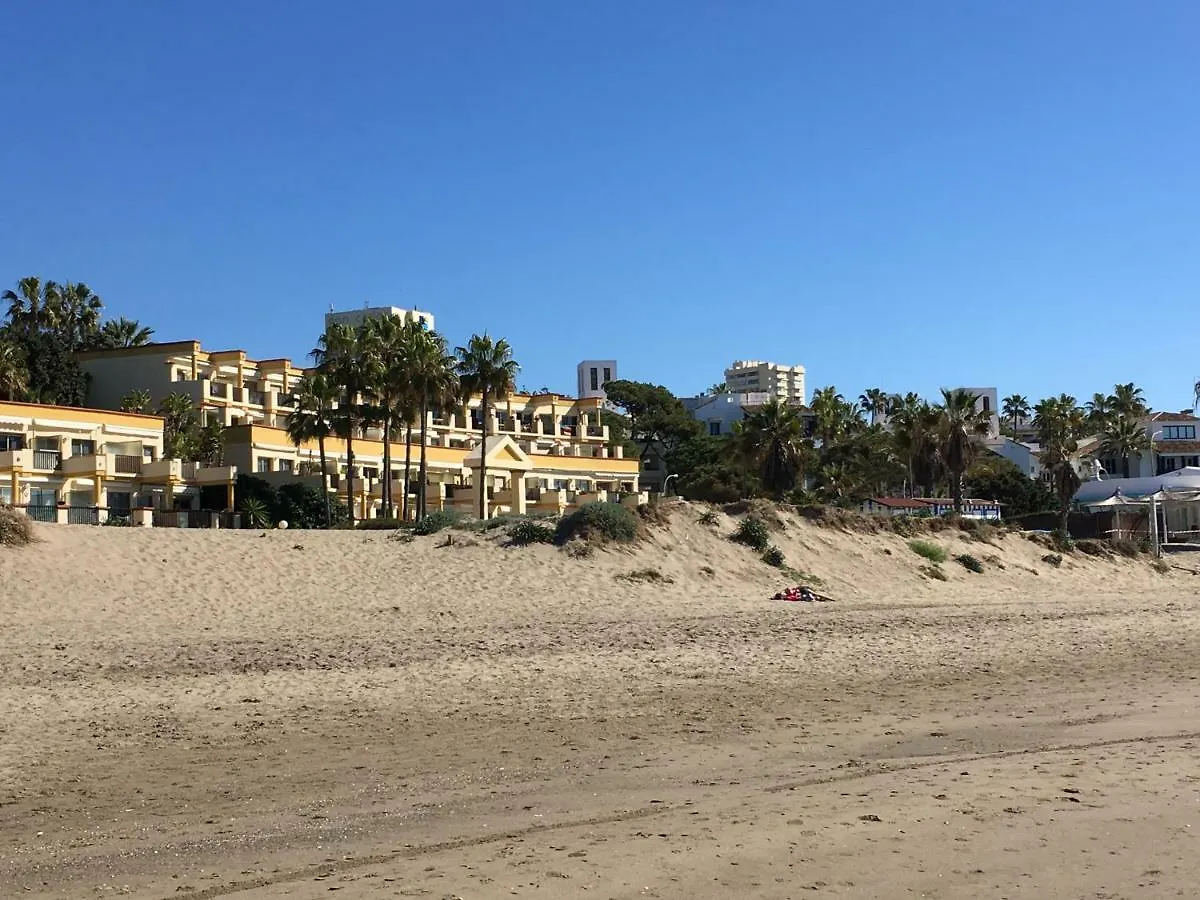 Estudio Con Insuperables Vistas Al Mar: Aparcamiento Marbella Apartment